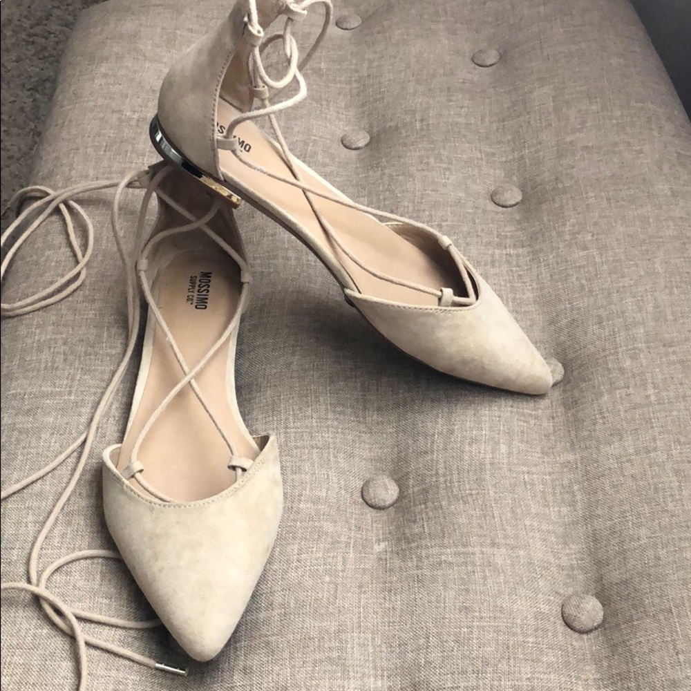 Mossimo beige/tan lace up flats
